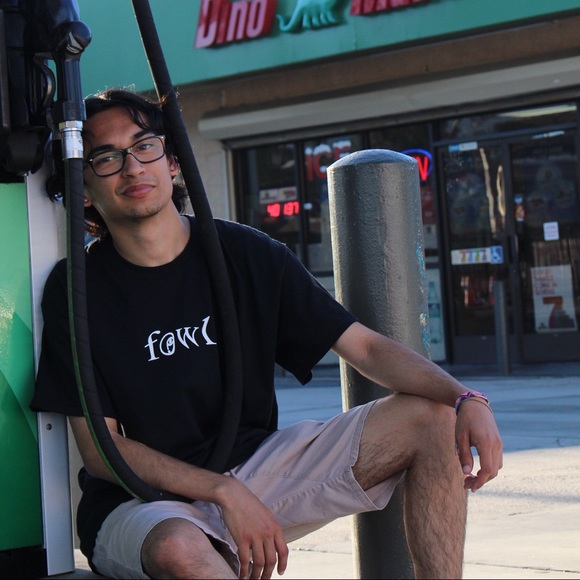 Black Fowl Shirt (wavy design) - Picture 3 of 6